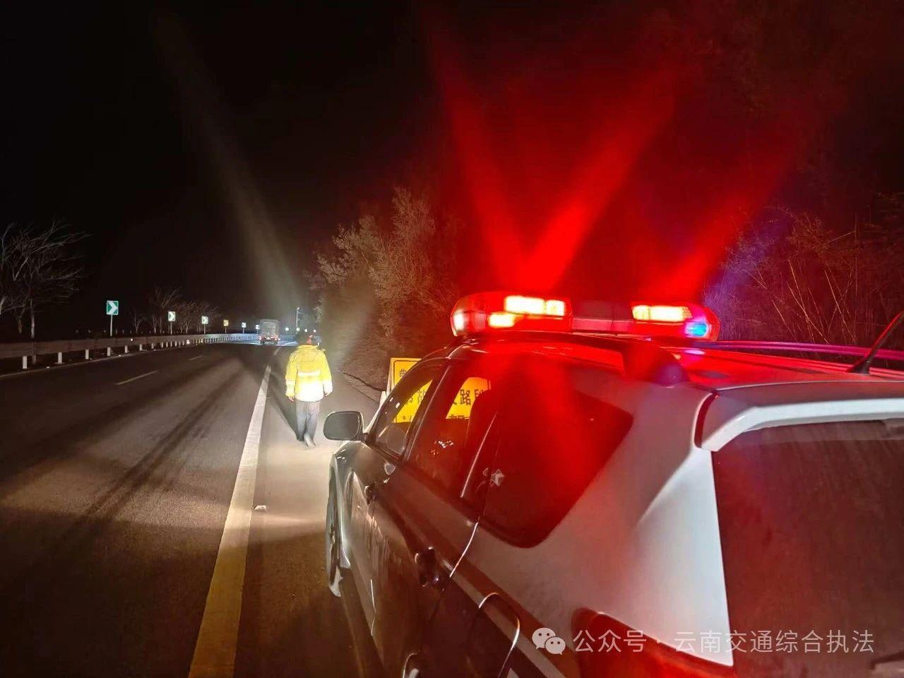 会泽县突发4.4级地震 曲靖支队迅速反应开展震后道路安全隐患排查