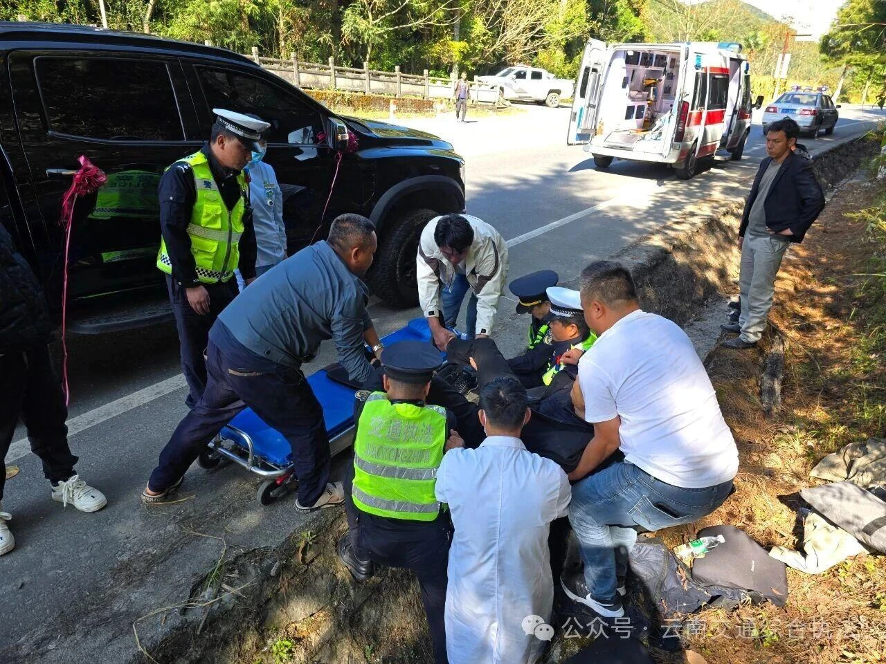 交通执法部门服务救助群众事迹5例