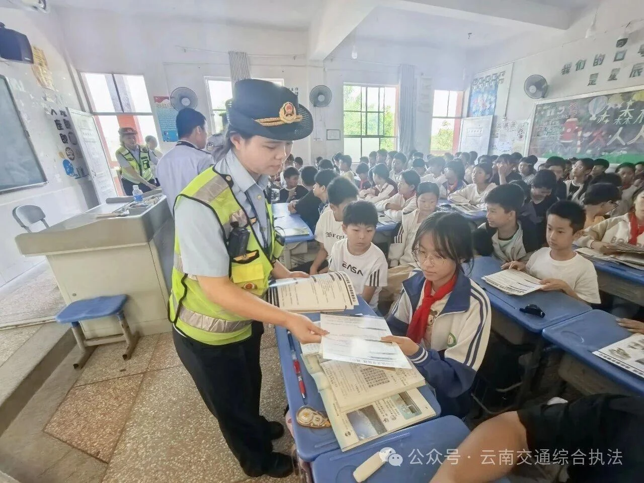 路政宣传月| 普法宣传多点开花  爱路护路深入人心