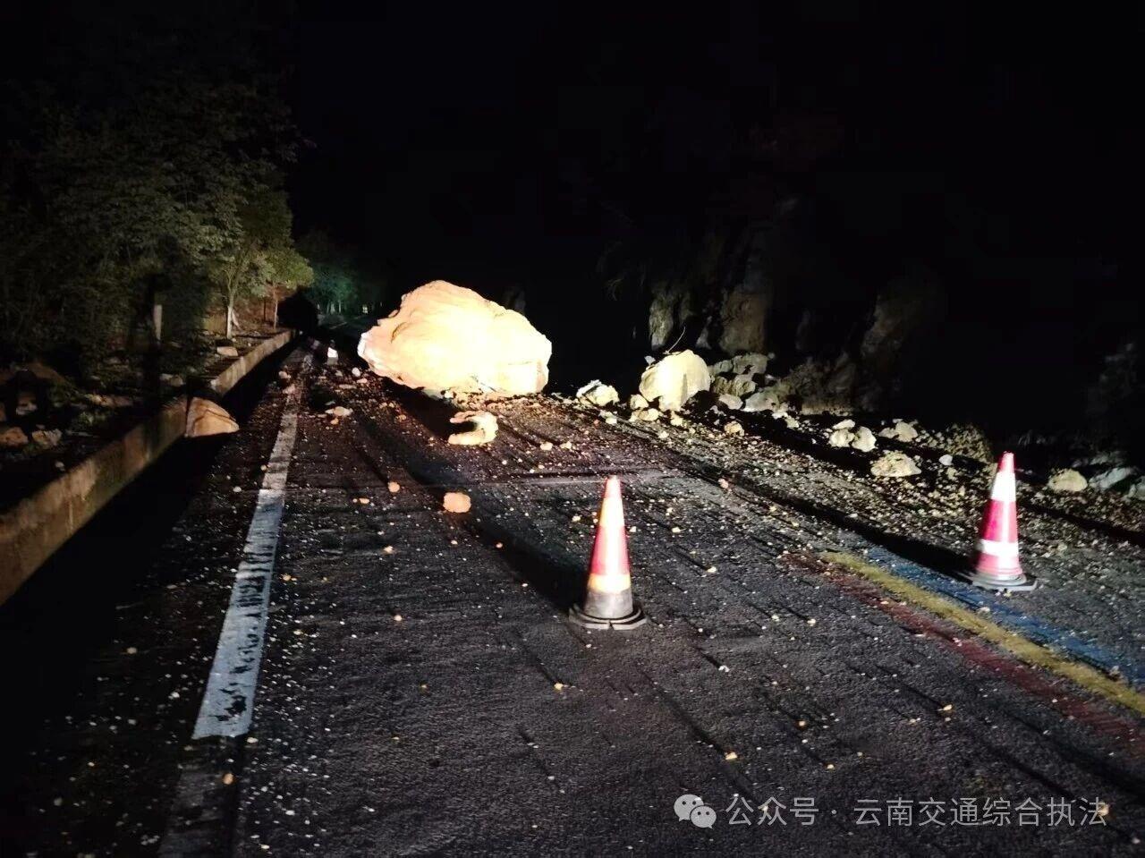 闻汛而动守通途——文山支队多线筑牢汛期道路安全防线