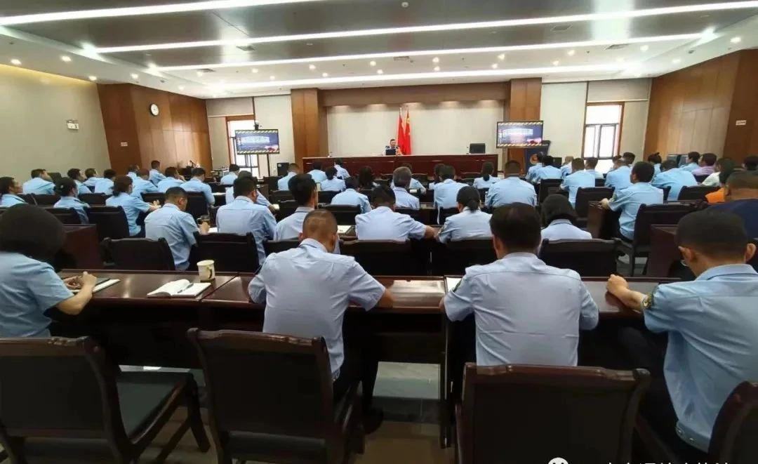 省交通执法局开展交通安全知识培训活动