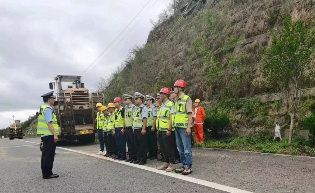 曲靖支队高速公路二大队加强应急演练 筑牢安全防线