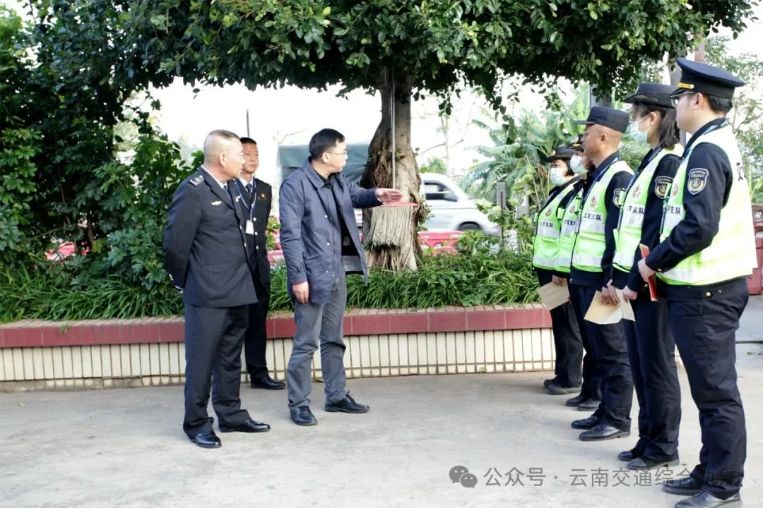李明康带队开展春运安全督查