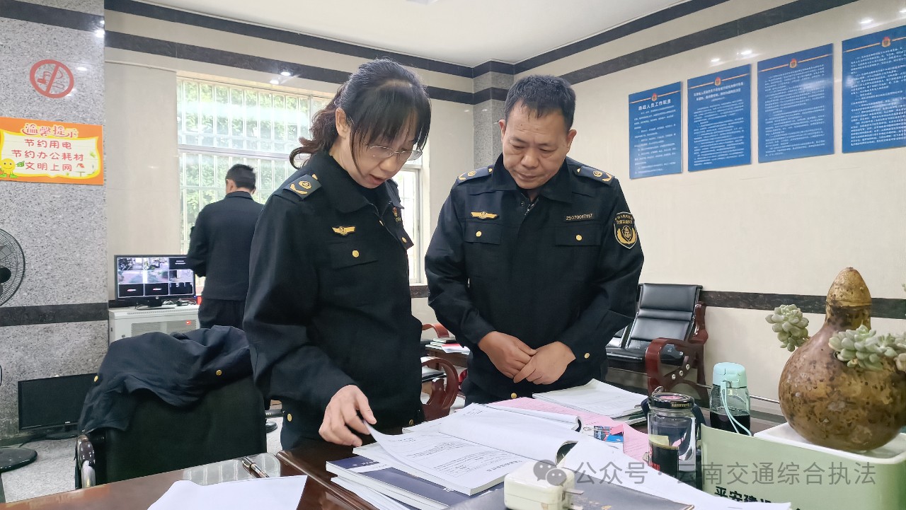 巾帼何必让须眉 百般红紫斗芳菲