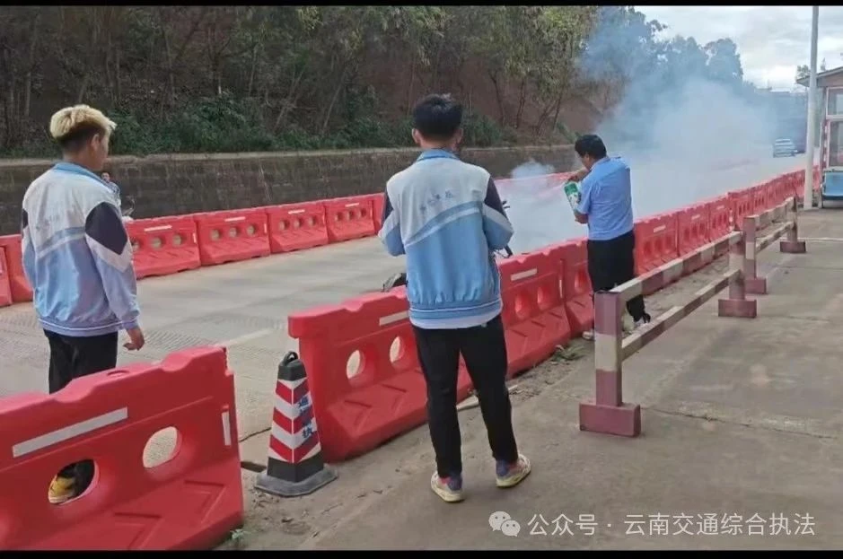 练在平时，用在急时——玉溪支队执法人员临危不乱为自燃电动摩托车灭火
